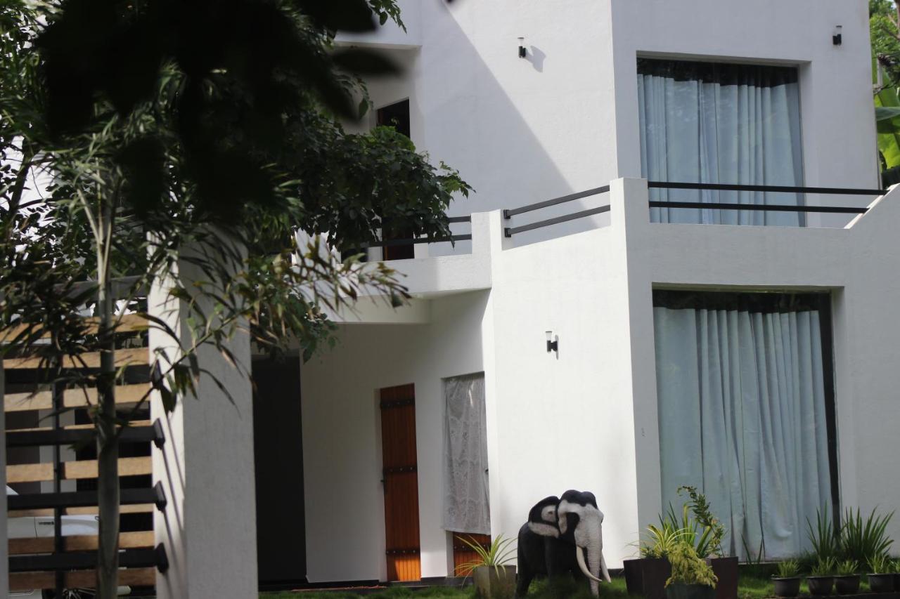 Cassia Udawalawe Hotel Exterior photo